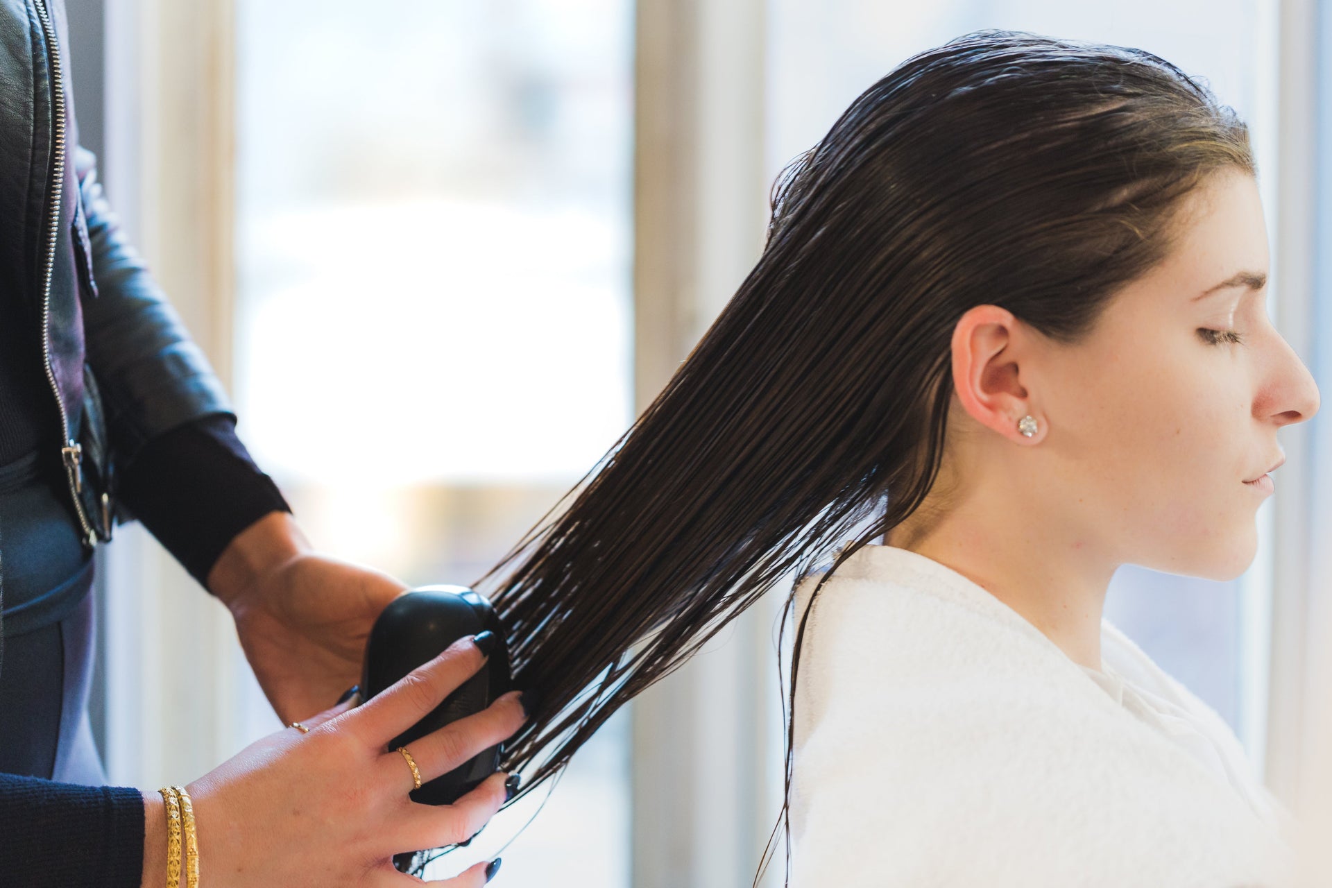 How to Stop Seasonal Hair Fall with Herbina Natural Hair Oil